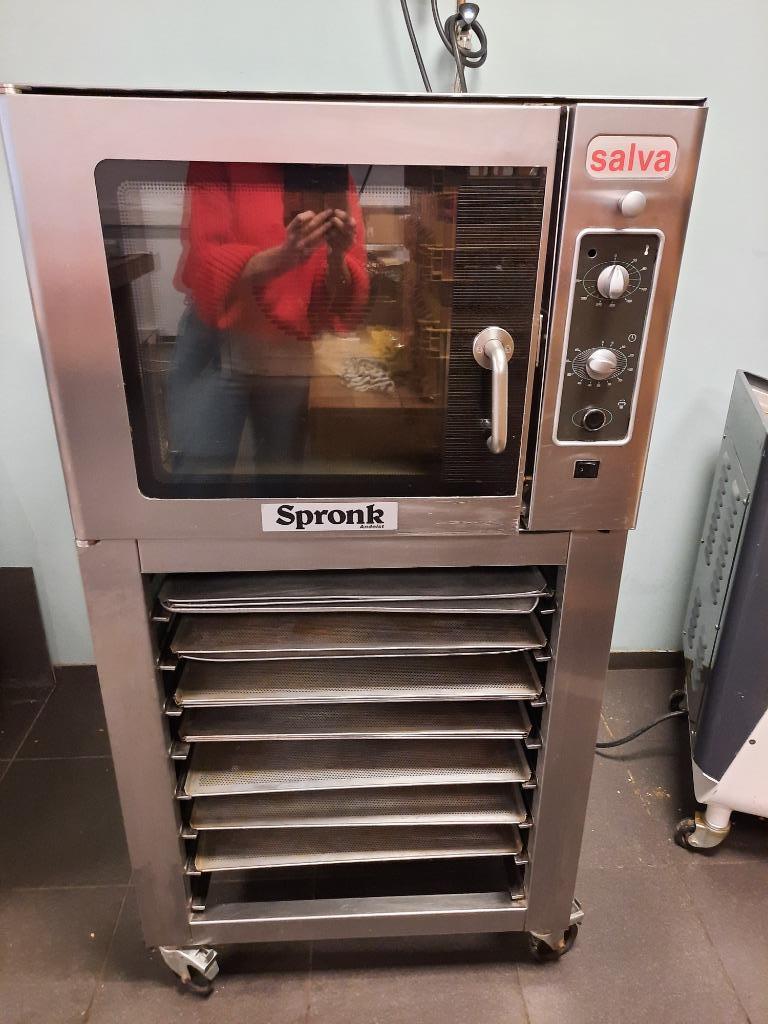 Wegens verkoop zaak te koop bakkerij-lunchroom, Ophalen