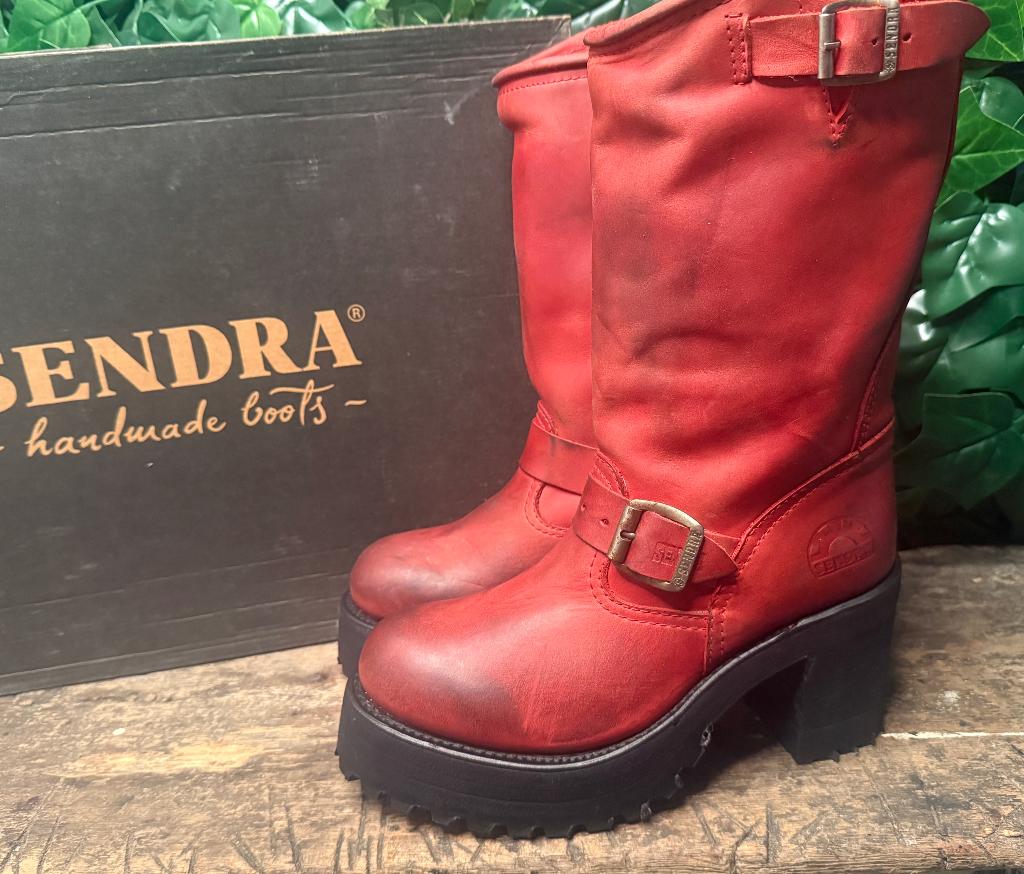 geweldig mooie  Nieuwe vintage plateau laars Sendra maat 38