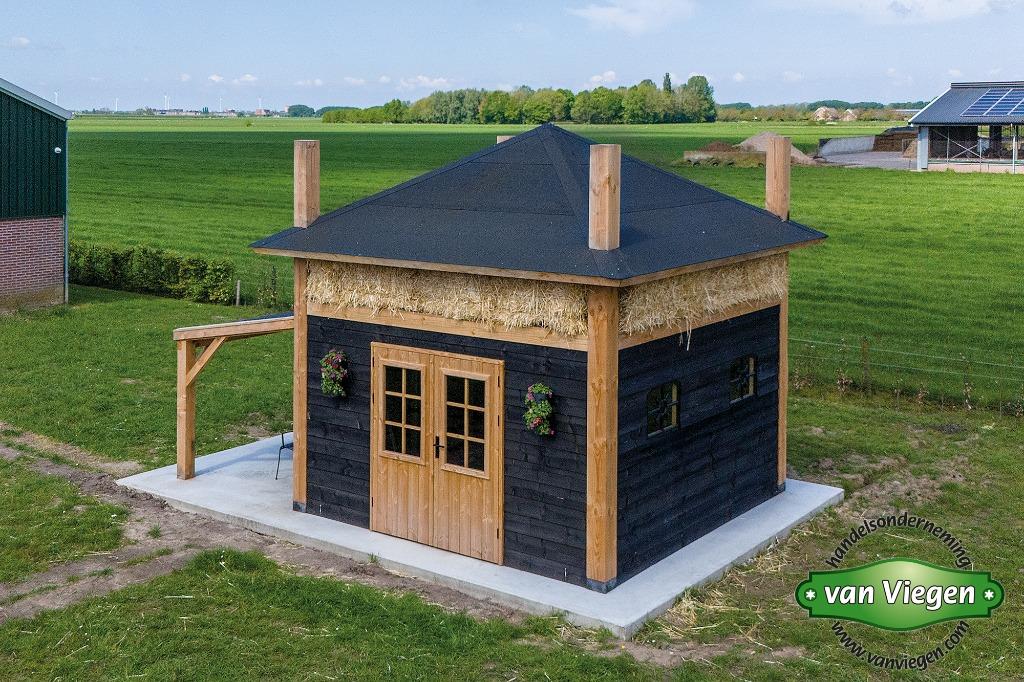 Grote Hooiberg als tuinhuis, berging of als dierenverblijf, Tuin en Terras, 200 tot 400 cm, 3 ramen of meer, 250 tot 500 cm, Schuur