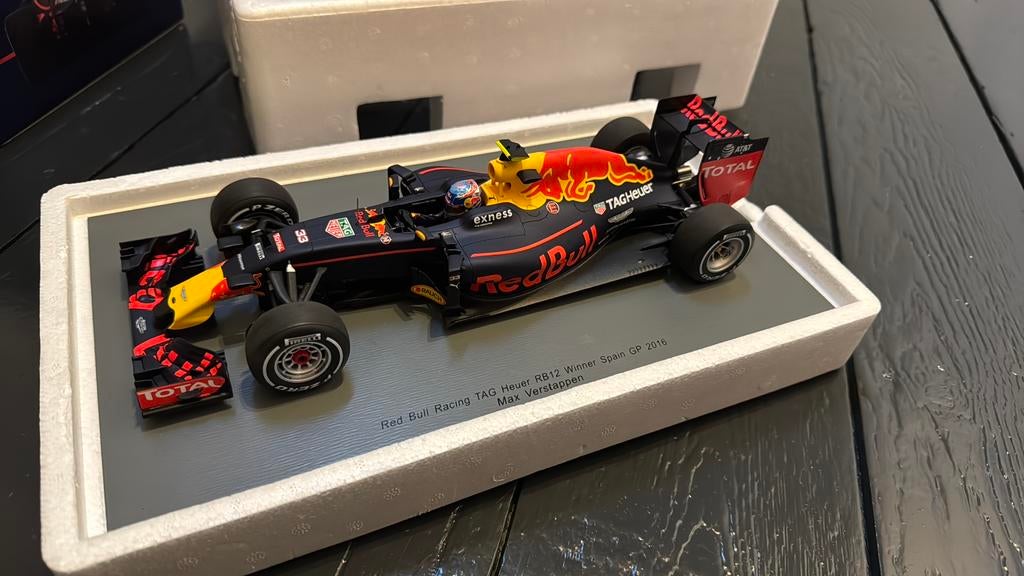 Spark Max Verstappen Barcelona RB12, Hobby en Vrije tijd, Modelauto's | 1:18, Ophalen of Verzenden, Nieuw, Overige merken