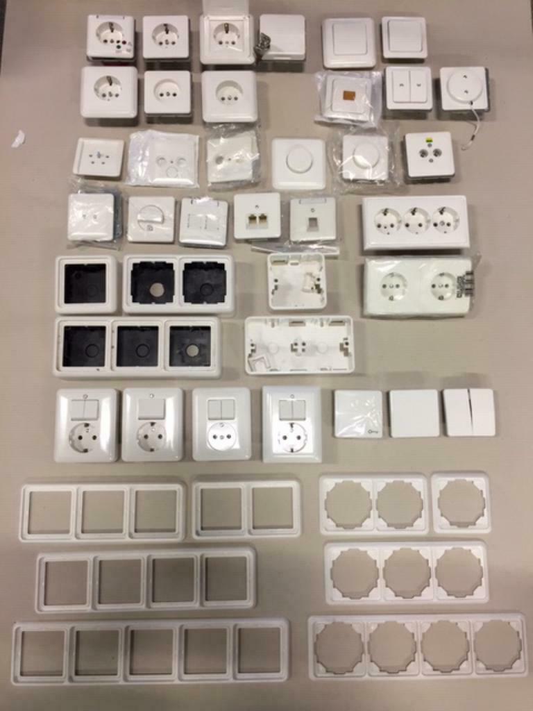 Jung ST500 / CD500 schakelmateriaal stopcontacten wit, ., Ophalen of Verzenden, Zo goed als nieuw, .