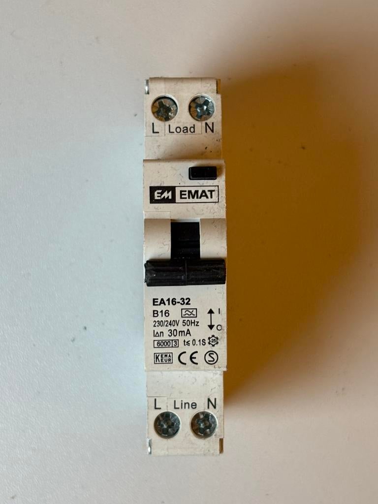 Emat aardlek automaat B16/30mA, Doe-het-zelf en Verbouw, Elektra en Kabels, Gebruikt, Emat, Overige typen, Emat