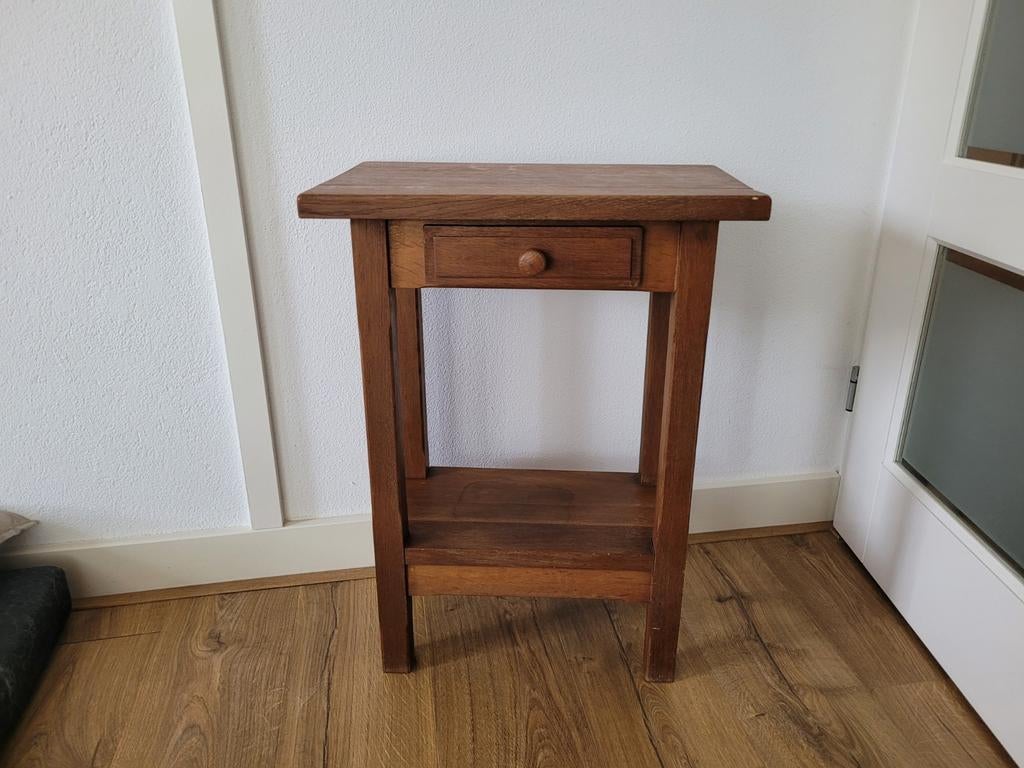 Brocante tafeltje met onderblad en lade, Ophalen