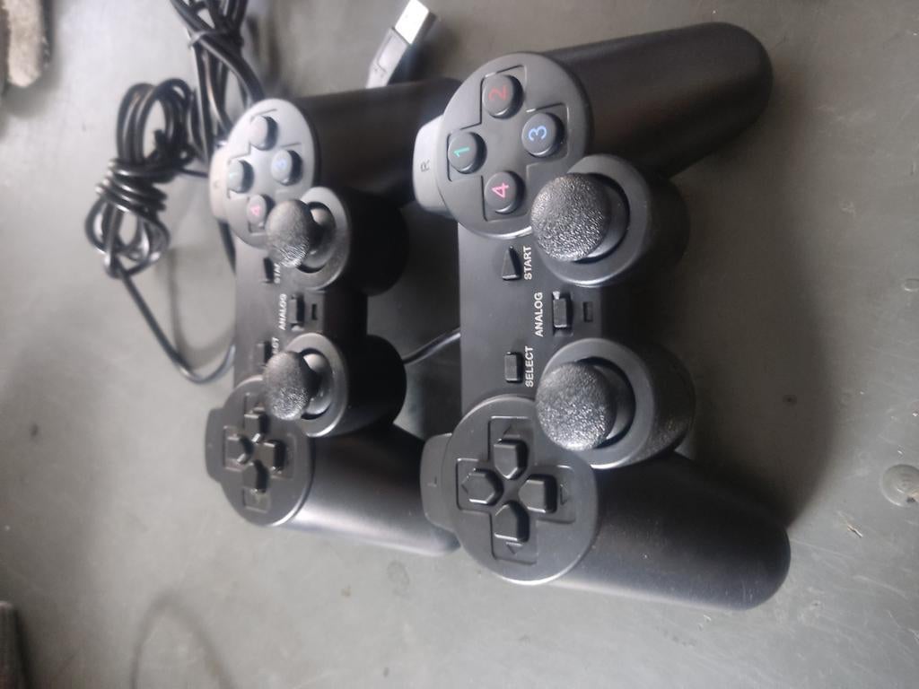 Game controller USB 2 stuks PC, Computers en Software, Joysticks, Ophalen of Verzenden, Zo goed als nieuw
