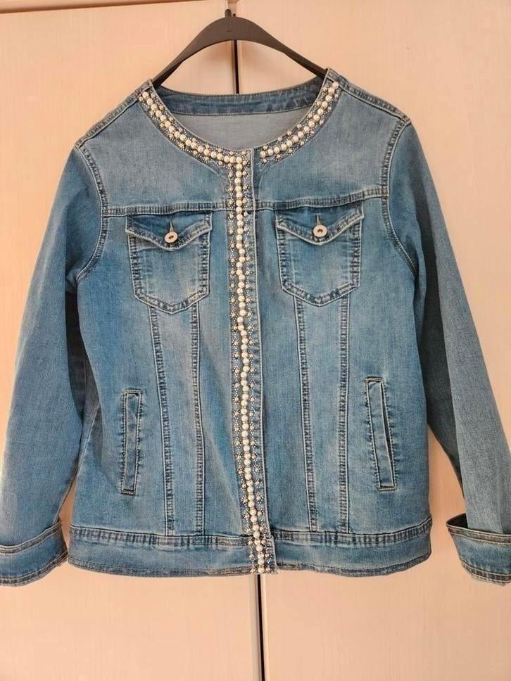 Mooie spijkerjasje met parels maat 40, Kleding | Dames, Jassen | Zomer, Ophalen of Verzenden, Zo goed als nieuw, Maat 38/40 (M)