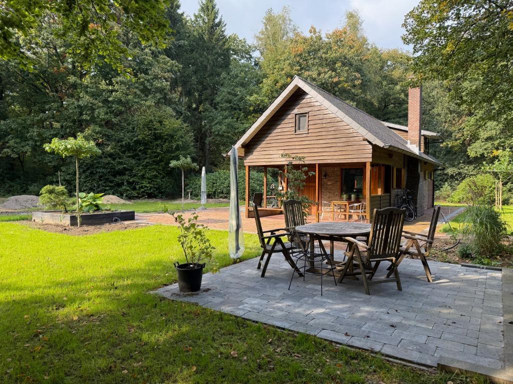 Vakantiehuis - vrijstaand in bos - huur in Okt, Nov of Dec, In bos, Open haard, Landelijk, Gelderland en Veluwe
