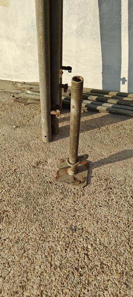 Steiger staal, stevig met stelpoten. 6 stuks. Met schoren, Ophalen of Verzenden, Hout, 75 tot 150 cm, Deurkozijn