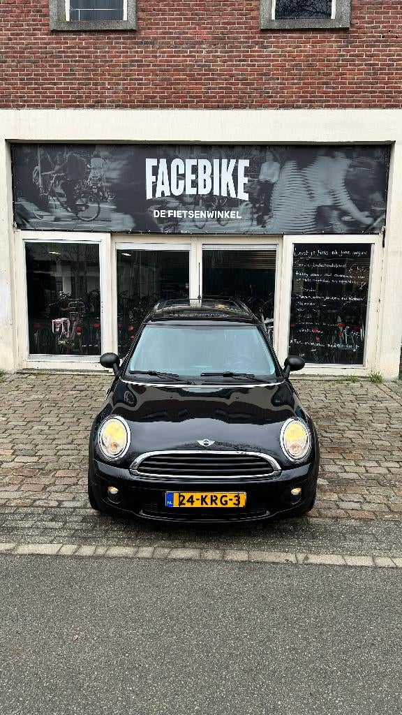 Een heel nette Mini Clubman 1.4 ONE 2010 Zwart 165000 km, Auto's, Mini, Bedrijf, Clubman, ABS, Airbags, Airconditioning, Bluetooth