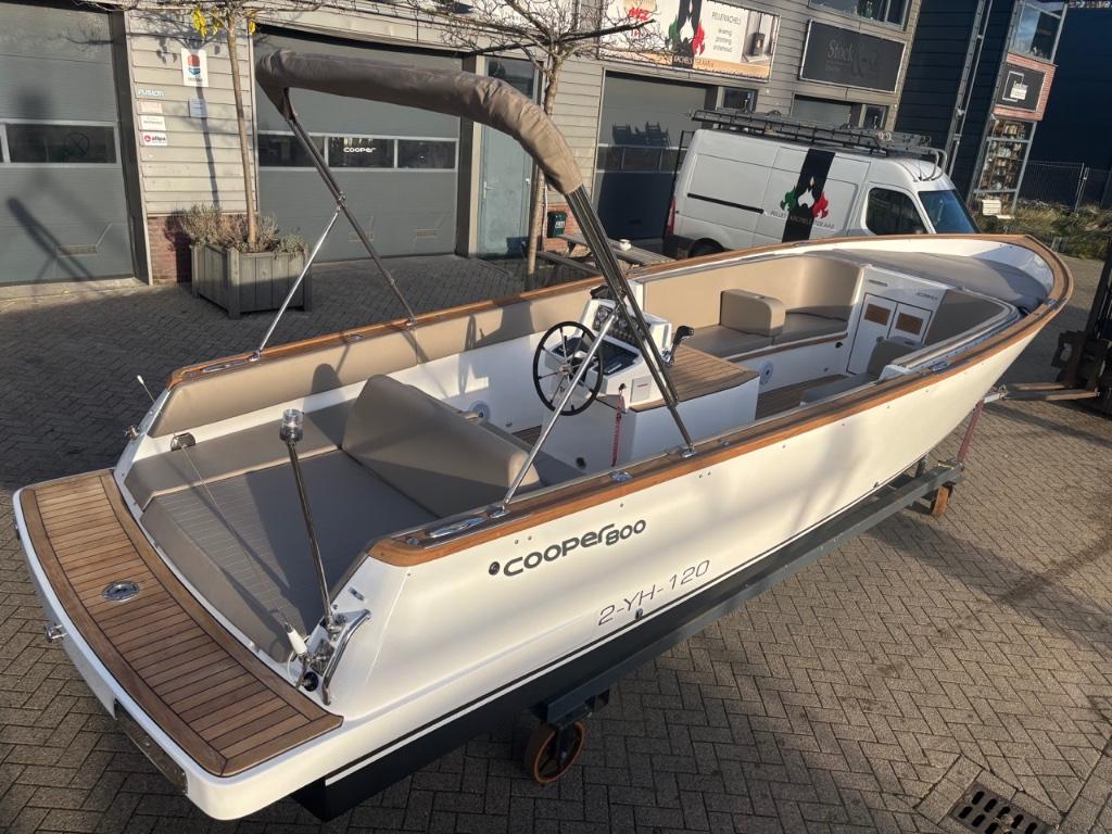 Cooper800 - 2024 - Cooper 800 - 110pk - Full-option, Ophalen, Binnenboordmotor, Diesel, Zo goed als nieuw