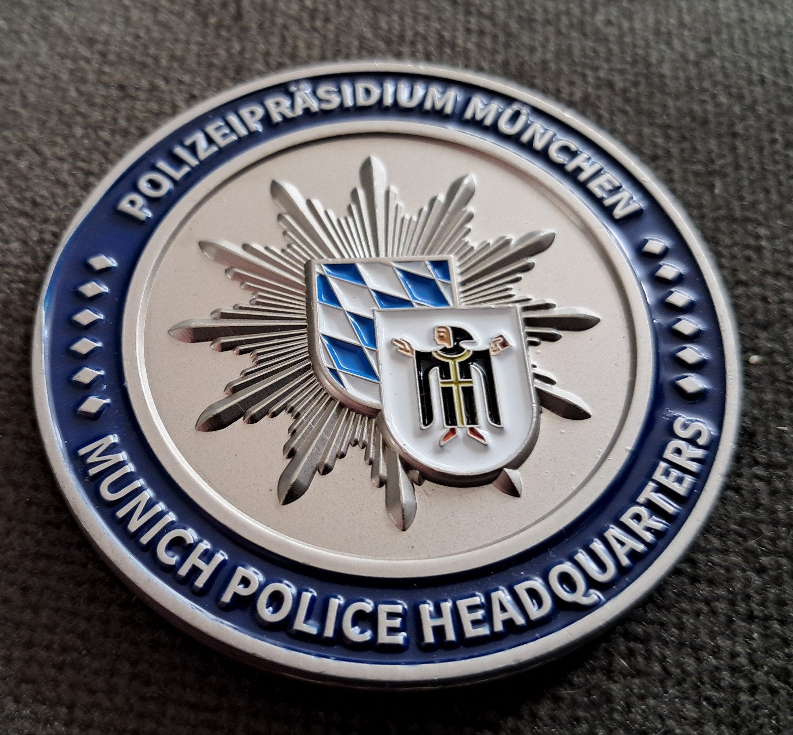 Coin München politie hoofdkwartier, Verzamelen, Speldjes, Pins en Buttons, Ophalen of Verzenden, Zo goed als nieuw