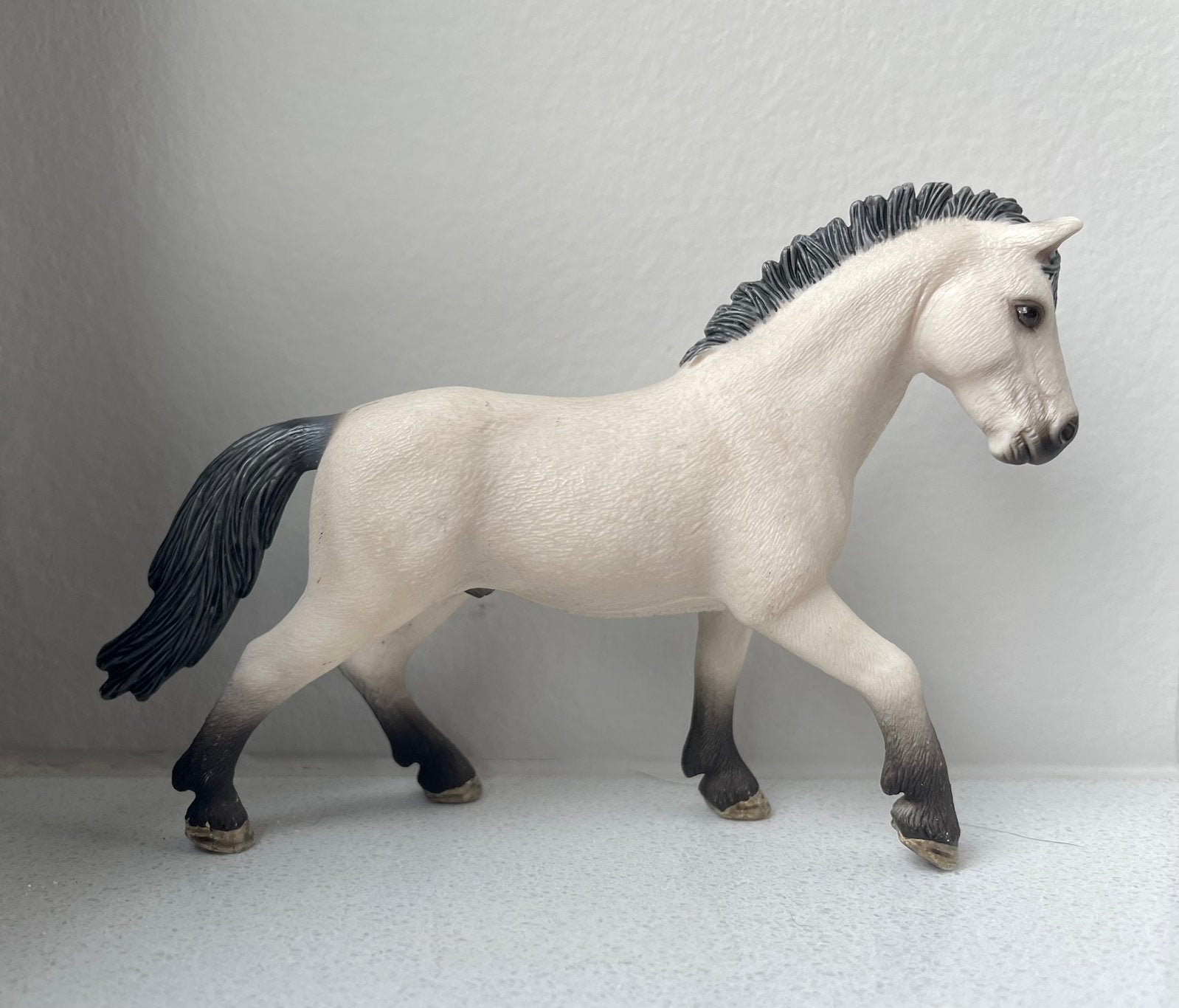 Schleich camarge, Verzenden, Zo goed als nieuw, Paard, Beeldje of Figuurtje