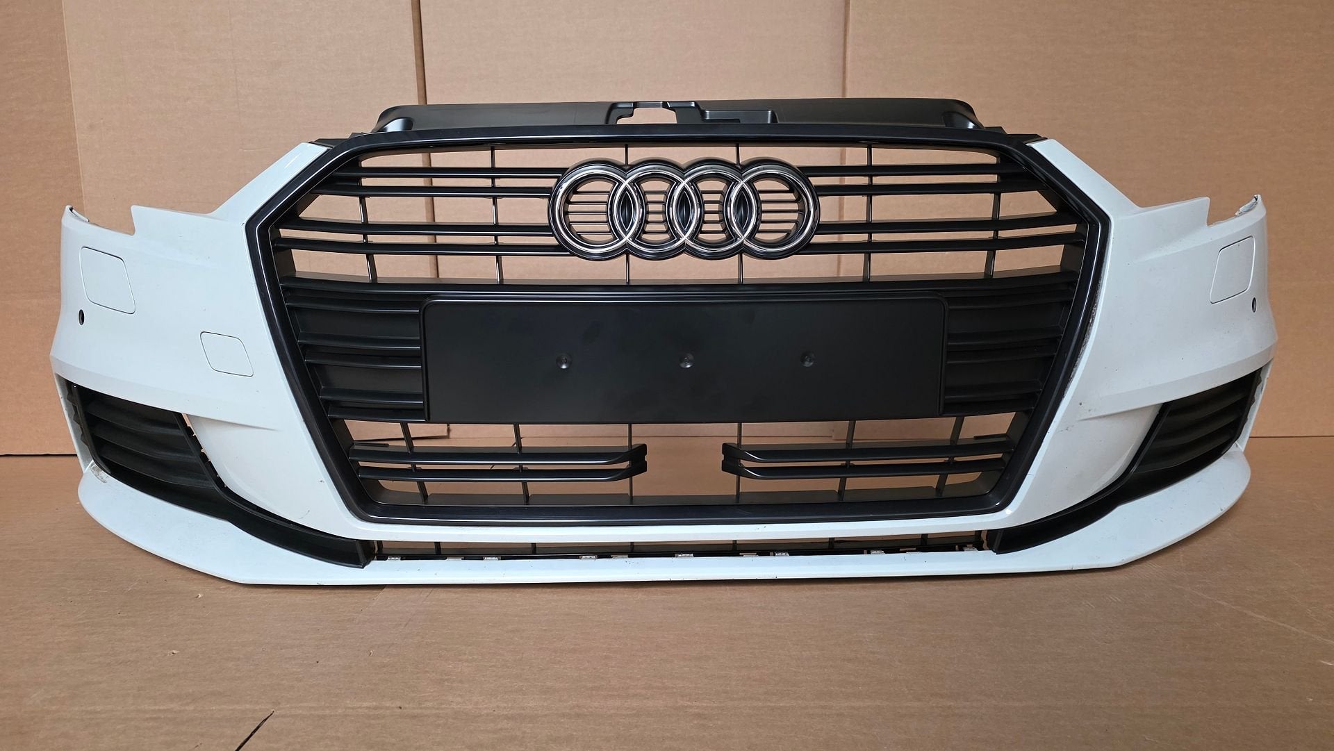 Voorbumper Audi A3 8V Facelift Sportback / Hatchback Basic, Gebruikt, -, Voor, Ophalen of Verzenden