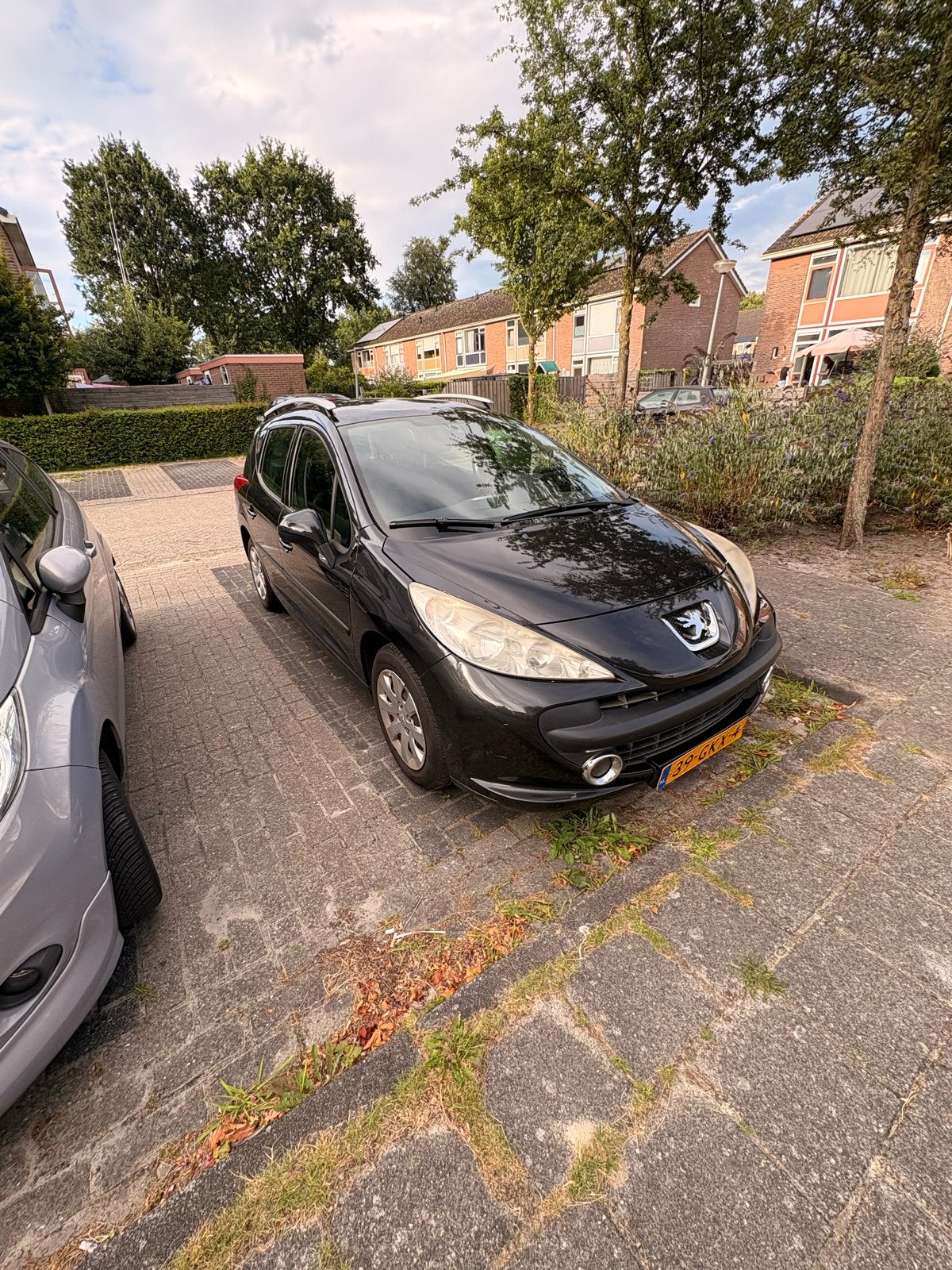 Peugeot 207 1.6 16V SW Outdoor 2008 Zwart / Nieuwe APK, Auto's, Peugeot, Voorwielaandrijving, Stof, Zwart, 4 cilinders