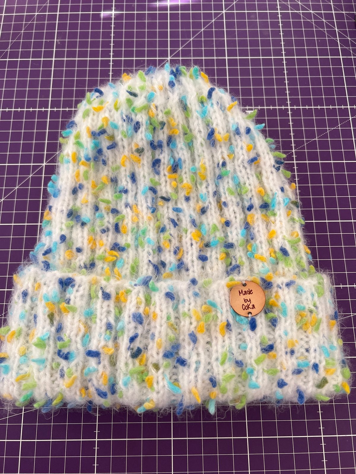 Handgemaakte kleurrijke muts - Made by Coka, Verzenden, Nieuw, Maat 38/40 (M), Muts