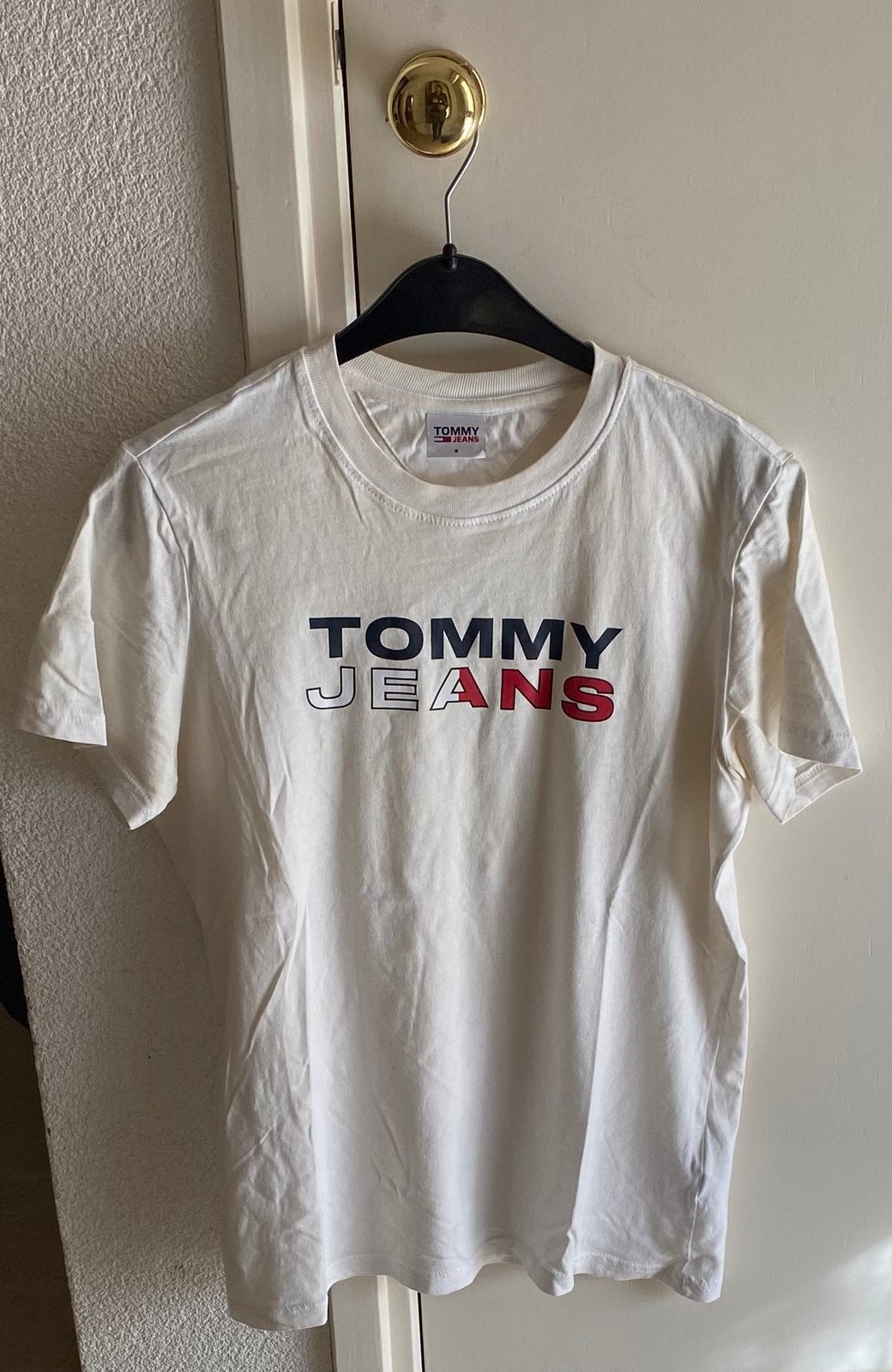 Tommy Jeans wit shirt met opdruk maat S, Verzenden, Nieuw, Maat 46 (S) of kleiner, Wit