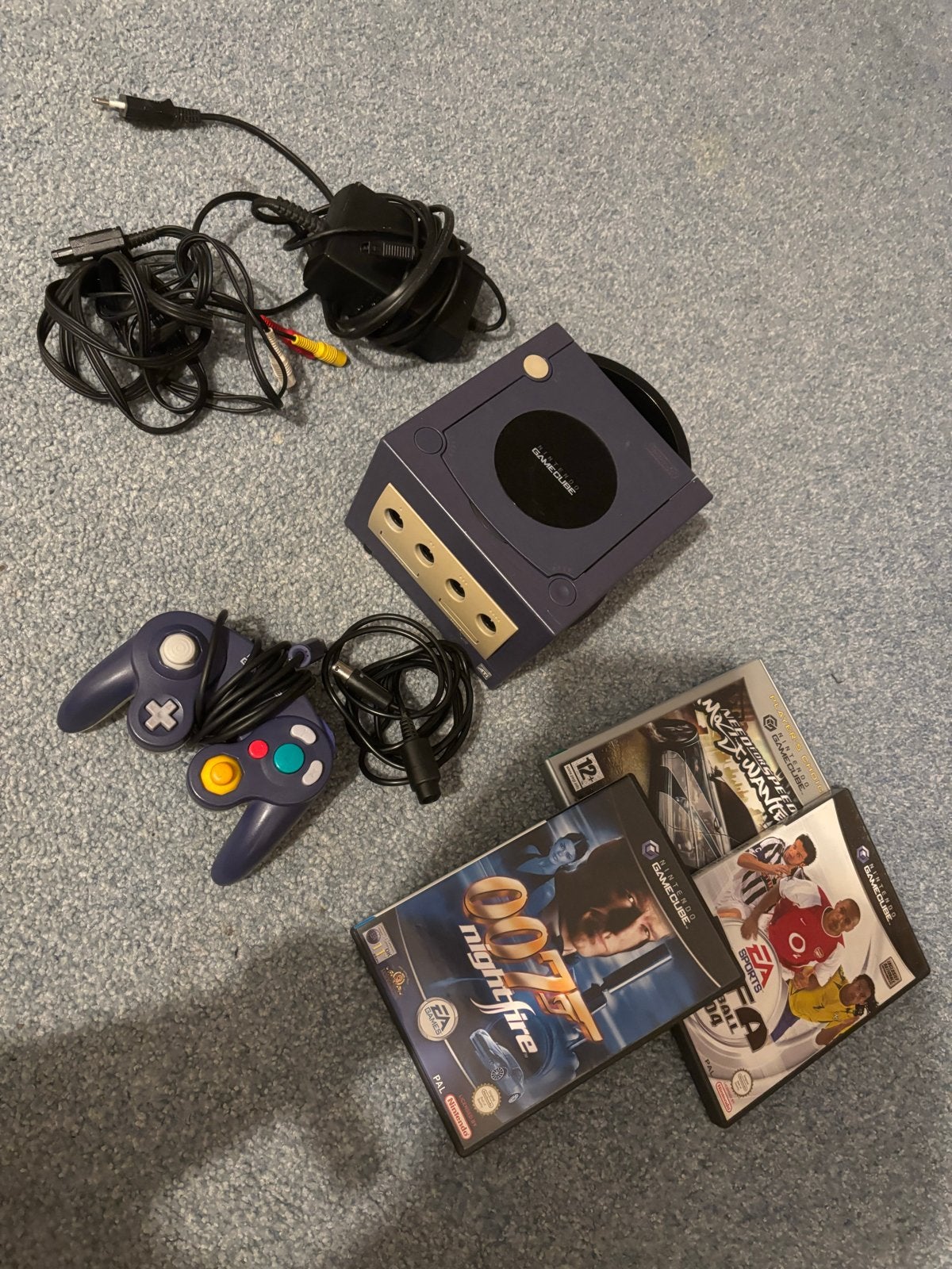 Nintendo GameCube met controllers en 3 games, Spelcomputers en Games, Nintendo, Overige kleuren, Met 2 controllers, _