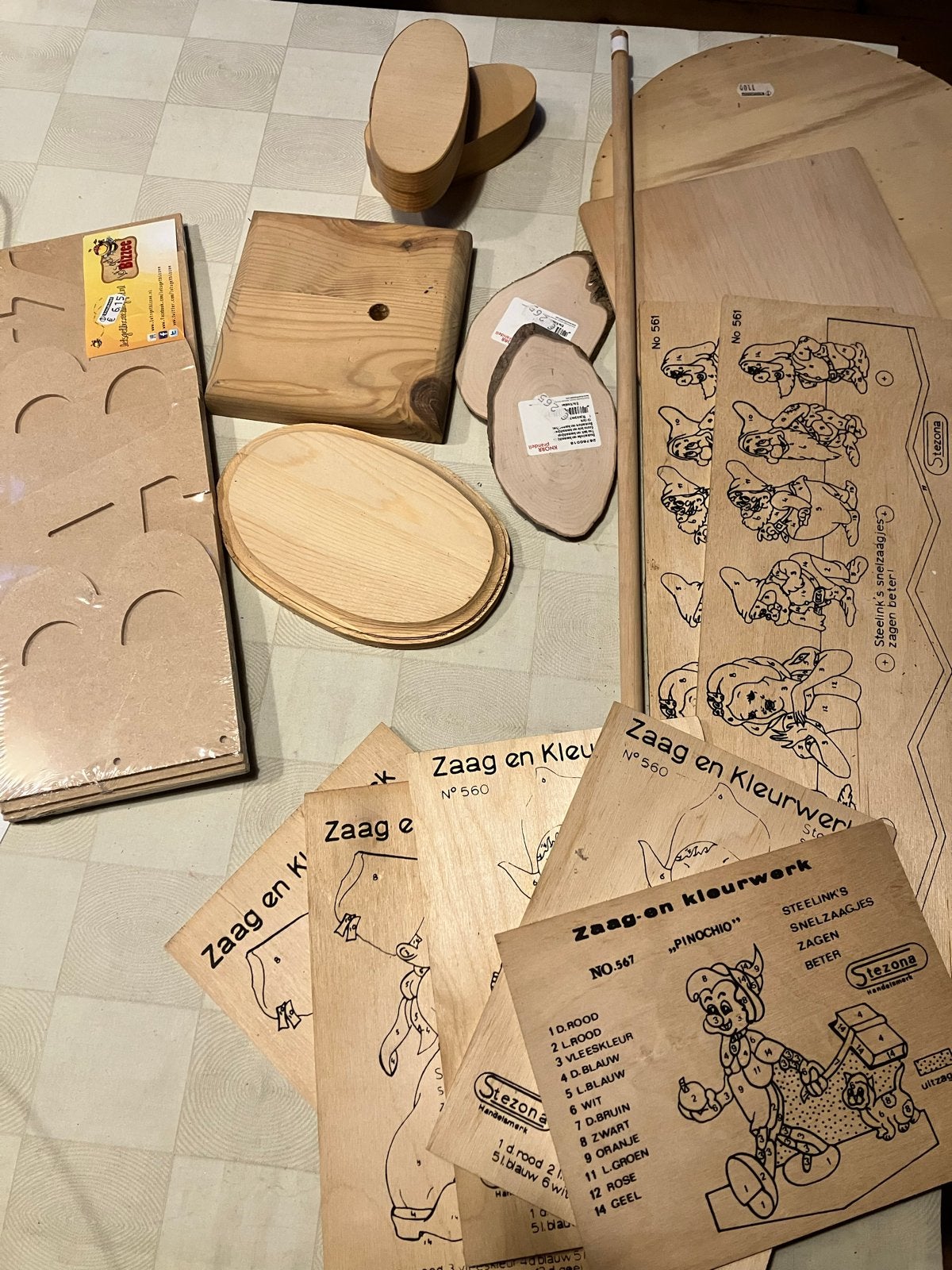 Groot pakket houtsnijwerk en knutselmateriaal, Overige thema's, Nieuw, Knutselmateriaal, Hout