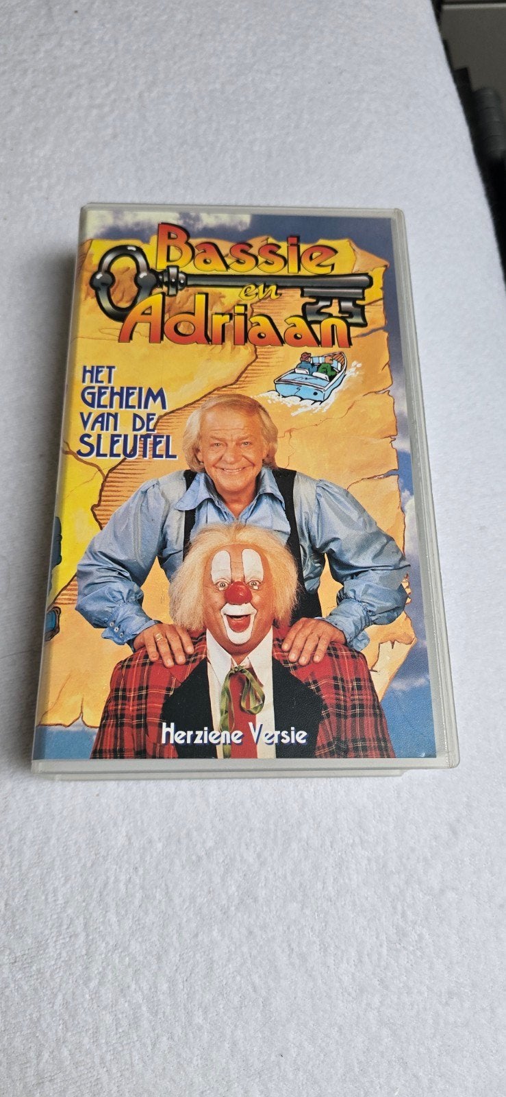 Bassie en Adriaan - Het Geheim van de Sleutel (VHS) arcade, Cd's en Dvd's, Nederlands ondertiteld, Gebruikt, Alle leeftijden, VHS