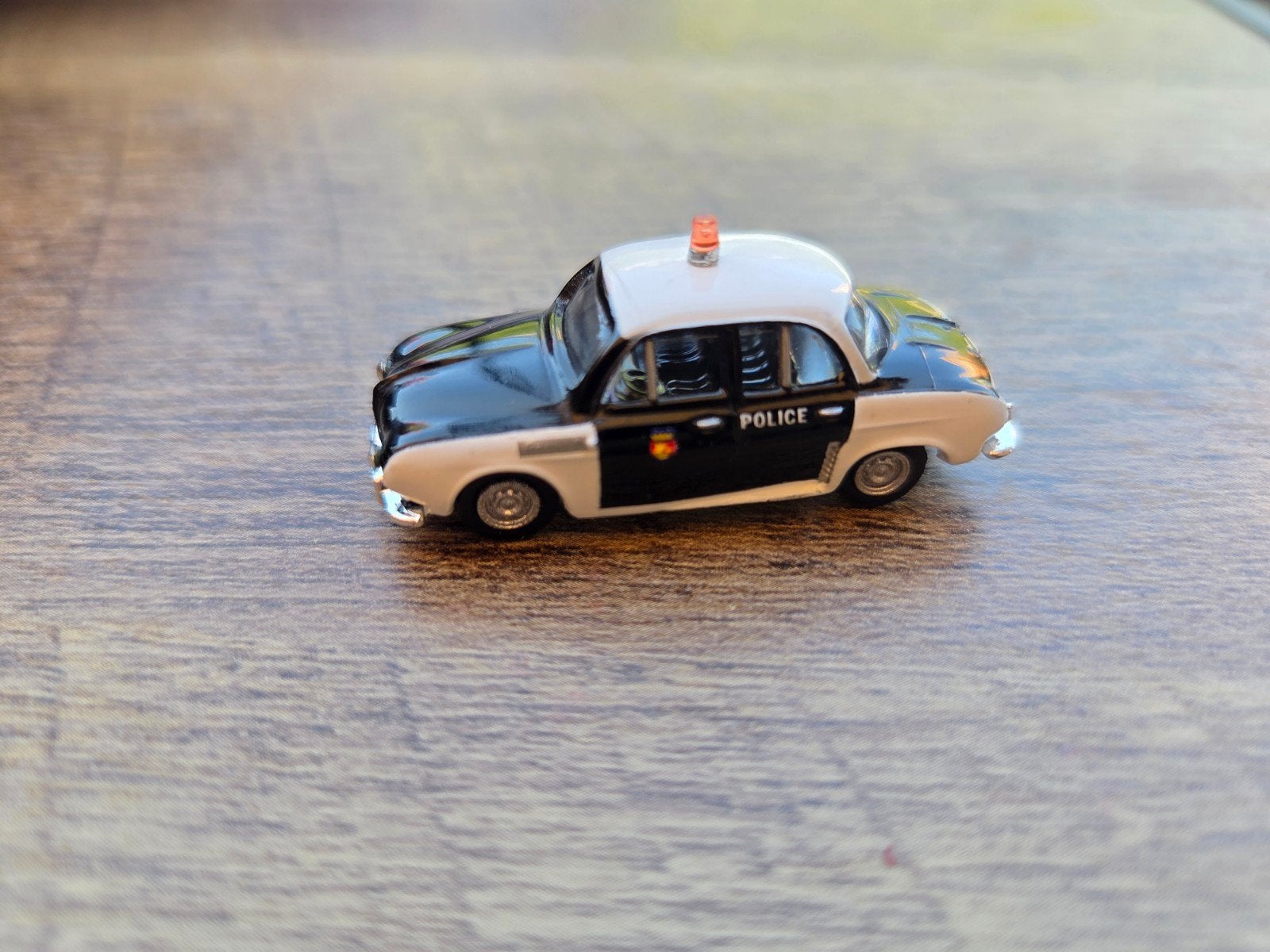 Norev Renault Dauphine Police 1:86, Kinderen en Baby's, Speelgoed | Speelgoedvoertuigen, Ophalen of Verzenden, Zo goed als nieuw