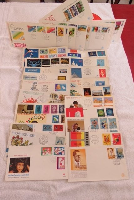 Eerste Dag-Enveloppen, Nederlandse -Antillen; 1964 - 1984, Postzegels en Munten, Postzegels | Eerstedagenveloppen, Ophalen of Verzenden
