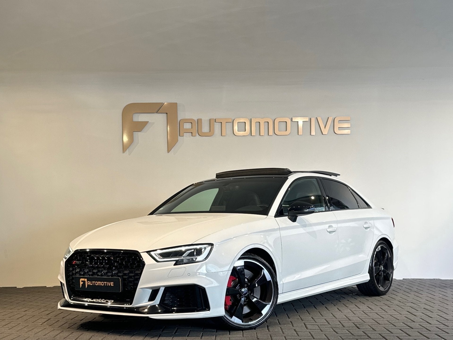 Audi RS3 Limousine 2.5 TFSI quattro Pano|RS Seat|B&O|Keyless, Auto's, Audi, Automaat, Dealer onderhouden, Gebruikt, RS3