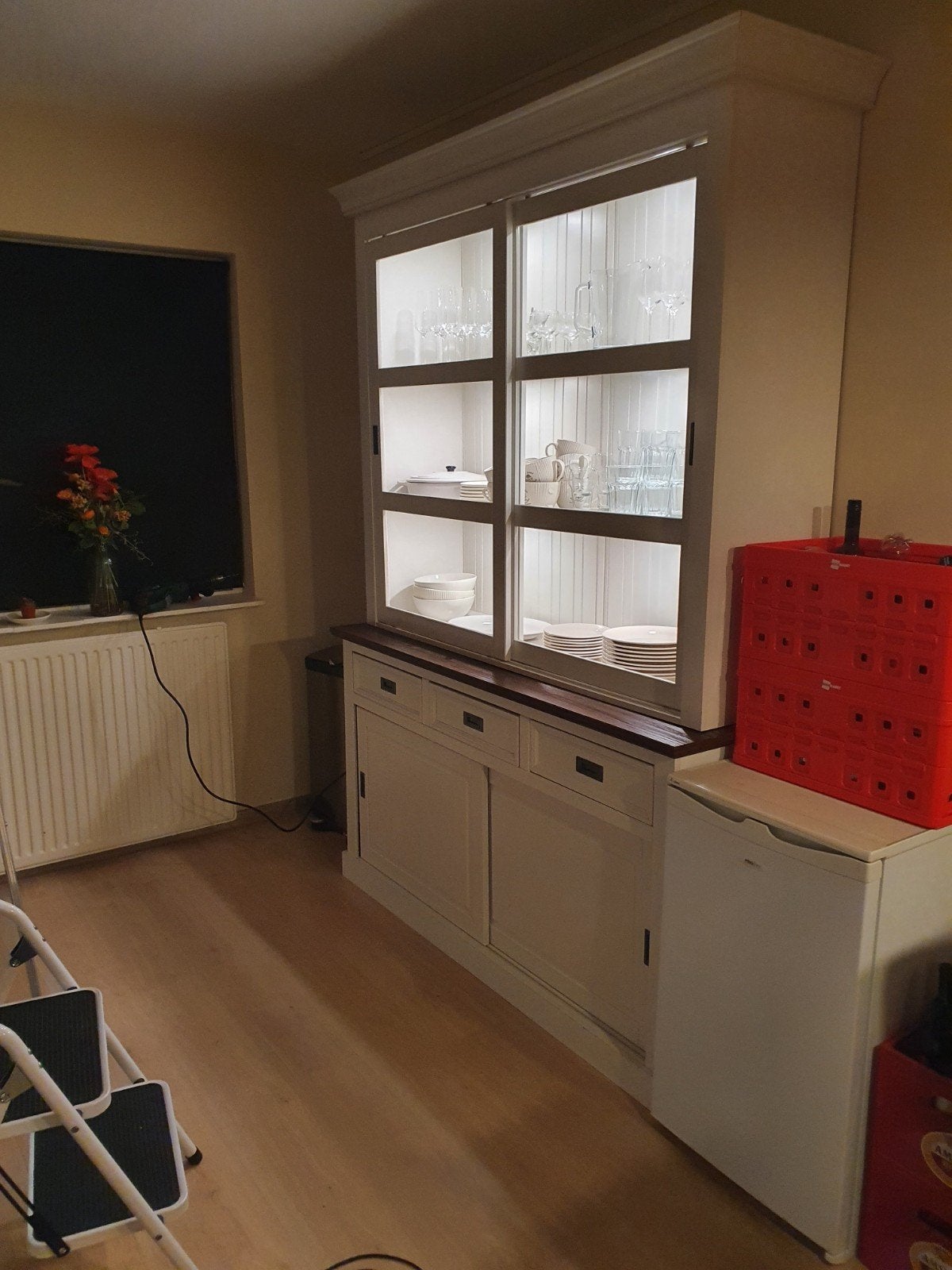 Buffetkast met licht, Ophalen, Gebruikt, 25 tot 50 cm, 200 cm of meer