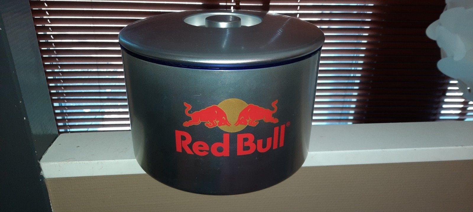 Originele Red Bull icebucket, Flessenkoeler, Zilver, Ophalen of Verzenden, Zo goed als nieuw