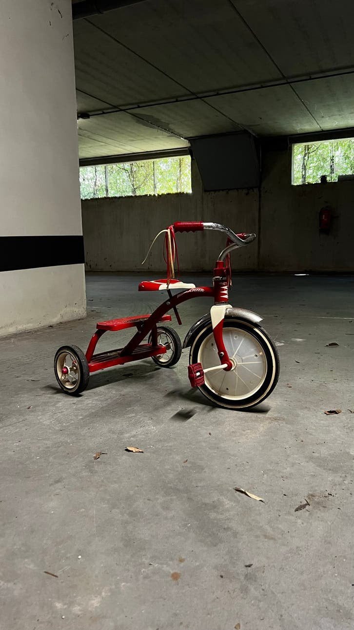 Vintage Radio Flyer driewieler - Rood/Wit, Ophalen, Gebruikt, Terugtraprem, Verstelbare zitting
