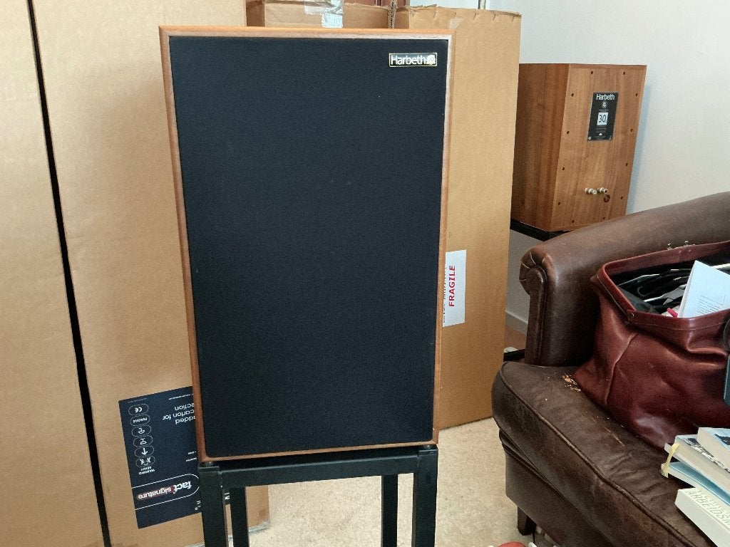 Harbeth M30.2 anniversary 40 + stands, Audio, Tv en Foto, Luidsprekers, Speakerset, Zo goed als nieuw, Basreflex, Minder dan 60 watt