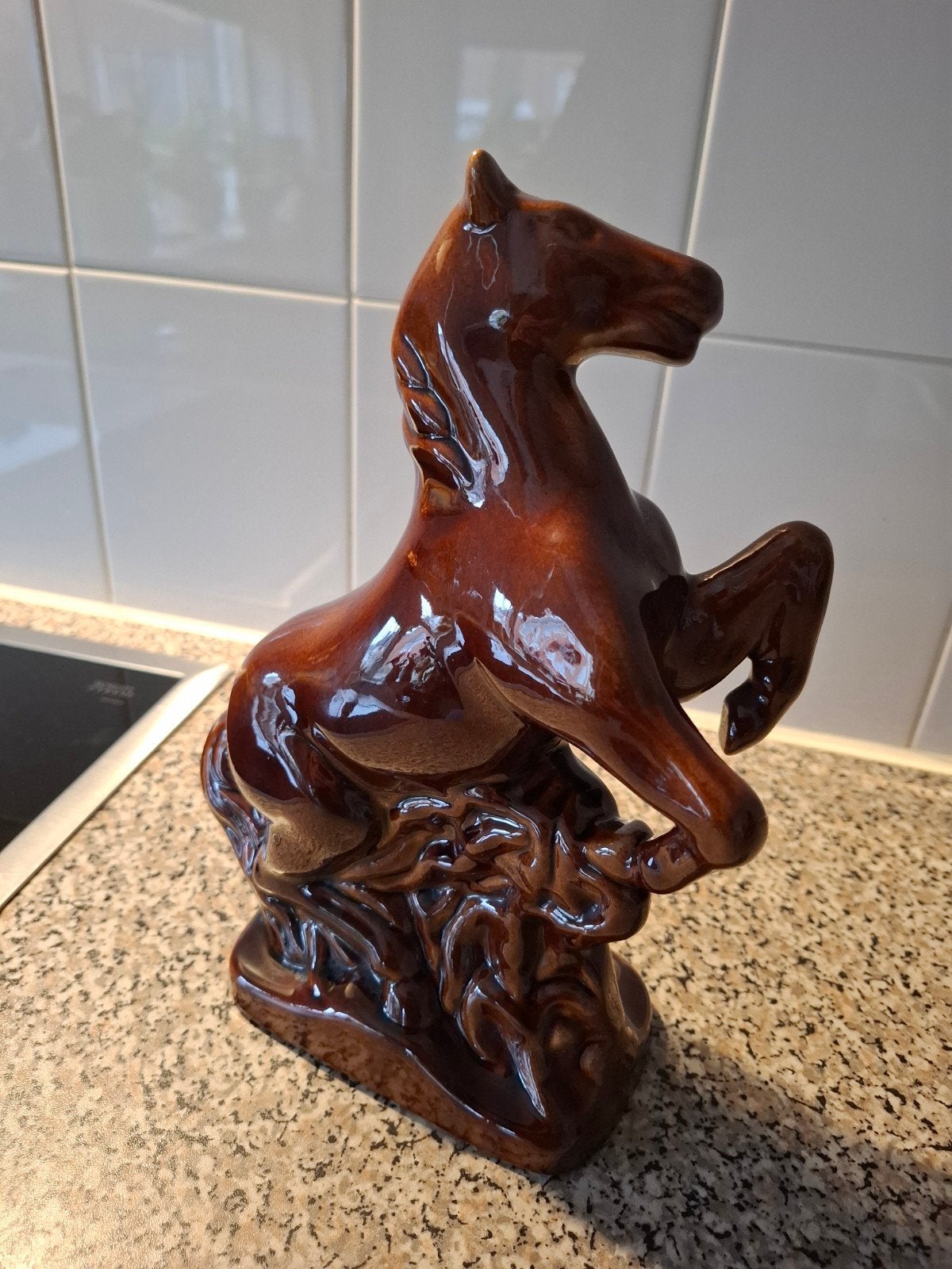 Vintage Keramieken Steigerend Paard Beeldje - Bruin Glazuur, Ophalen of Verzenden, Zo goed als nieuw, Dier
