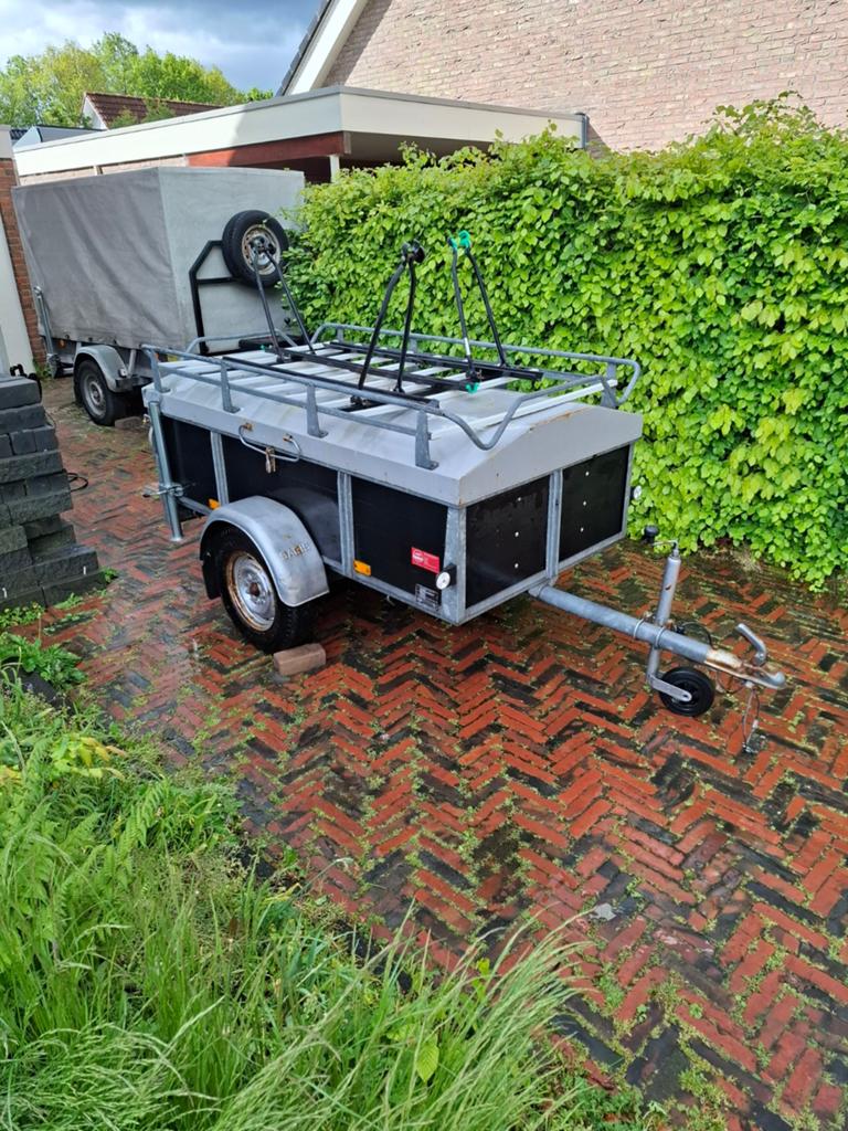 Saris aanhanger met fietsendrager en imperial, Ophalen, Gebruikt