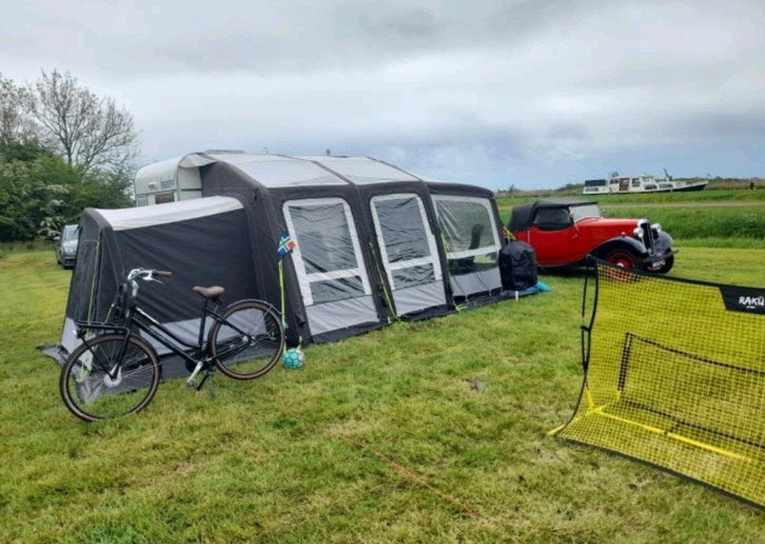 Kampa raily 260 plus opblaasbare voortent, Ophalen of Verzenden, Zo goed als nieuw