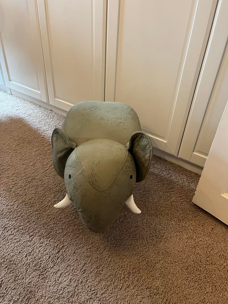 Leuke olifant poef voor de kinderkamer, Ophalen, Minder dan 50 cm, 50 tot 75 cm, Zo goed als nieuw