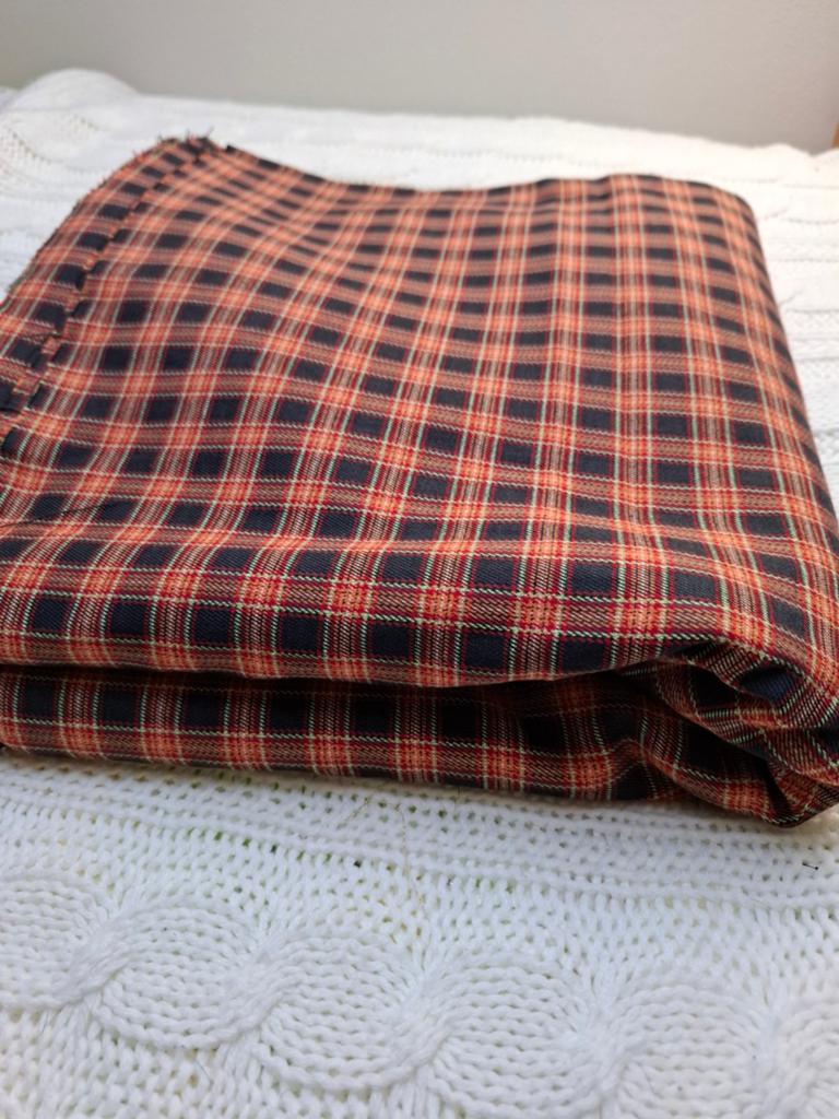 Dikkere katoenen stof oranje geblokt. Dickens stijl, Ophalen, 120 cm of meer, Zwart, Katoen