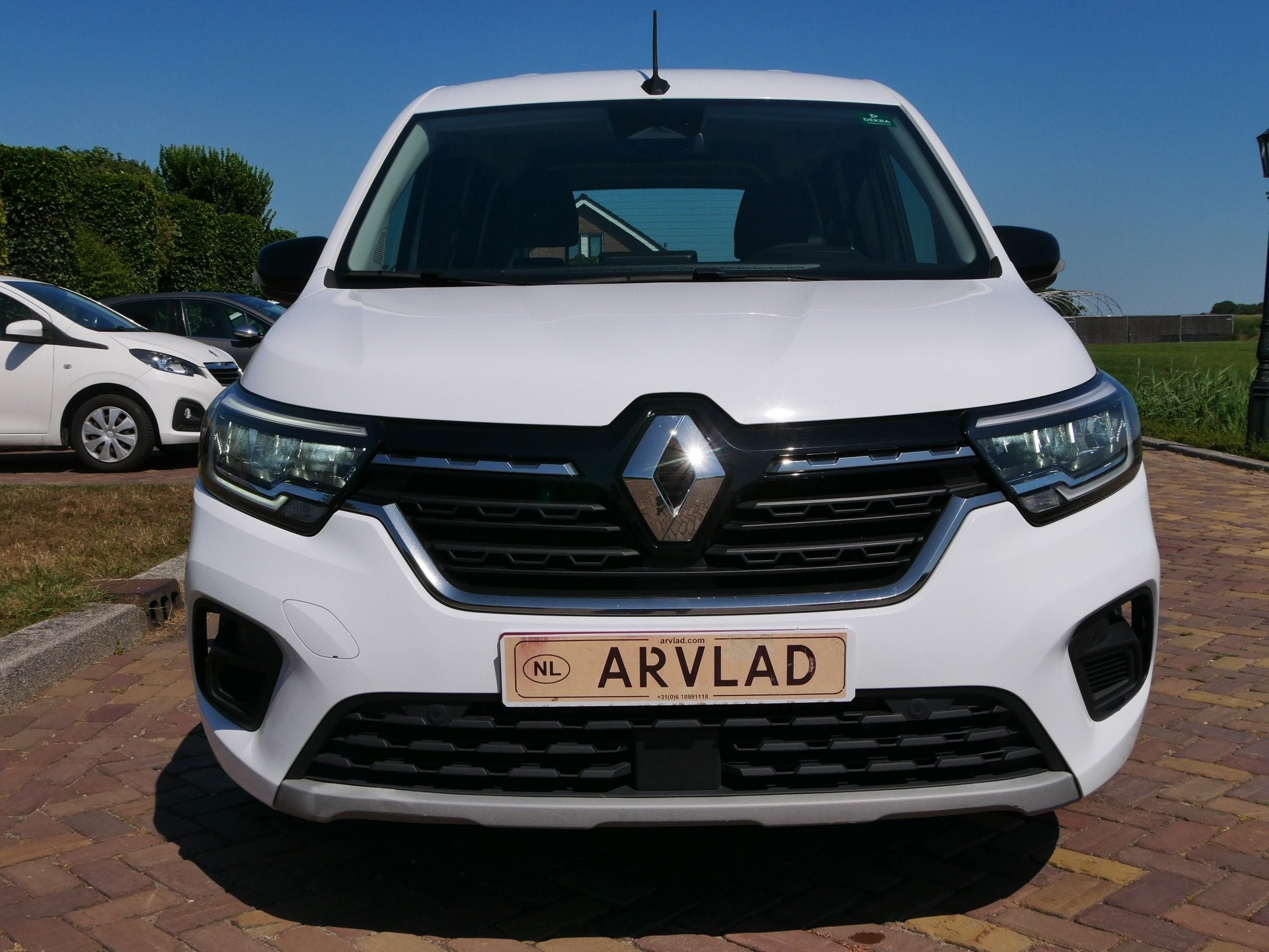 Renault Kangoo 1.5DCI 95 PK 5 Person 2023 ACC NAVI, Voorwielaandrijving, Stof, Zwart, Wit