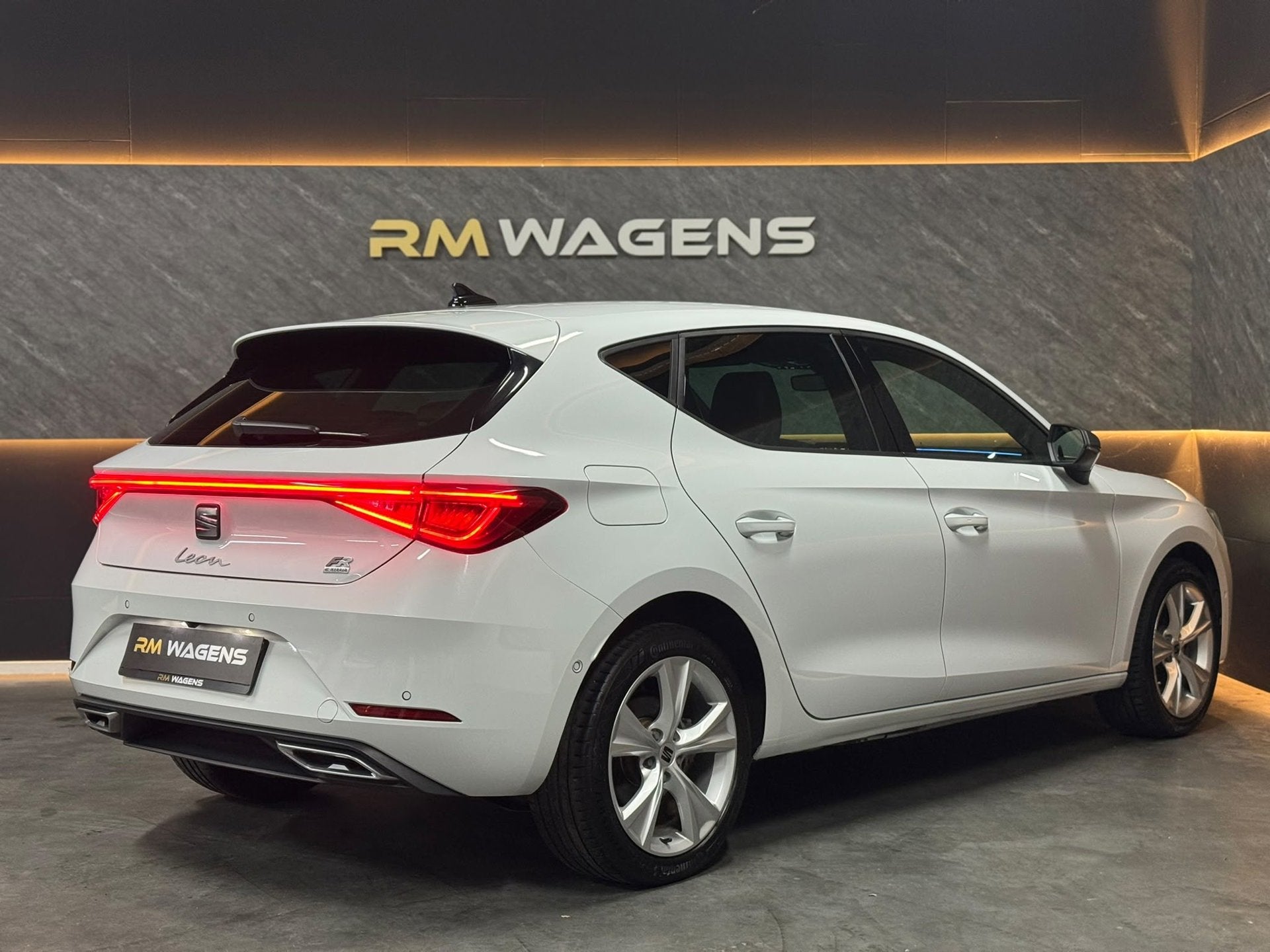 Seat Leon 1.4 TSI FR eHybrid|Cam|Keyless|Memory|Sfeerv|Carpl, Auto's, Gebruikt, Euro 6, 150 pk, Leon
