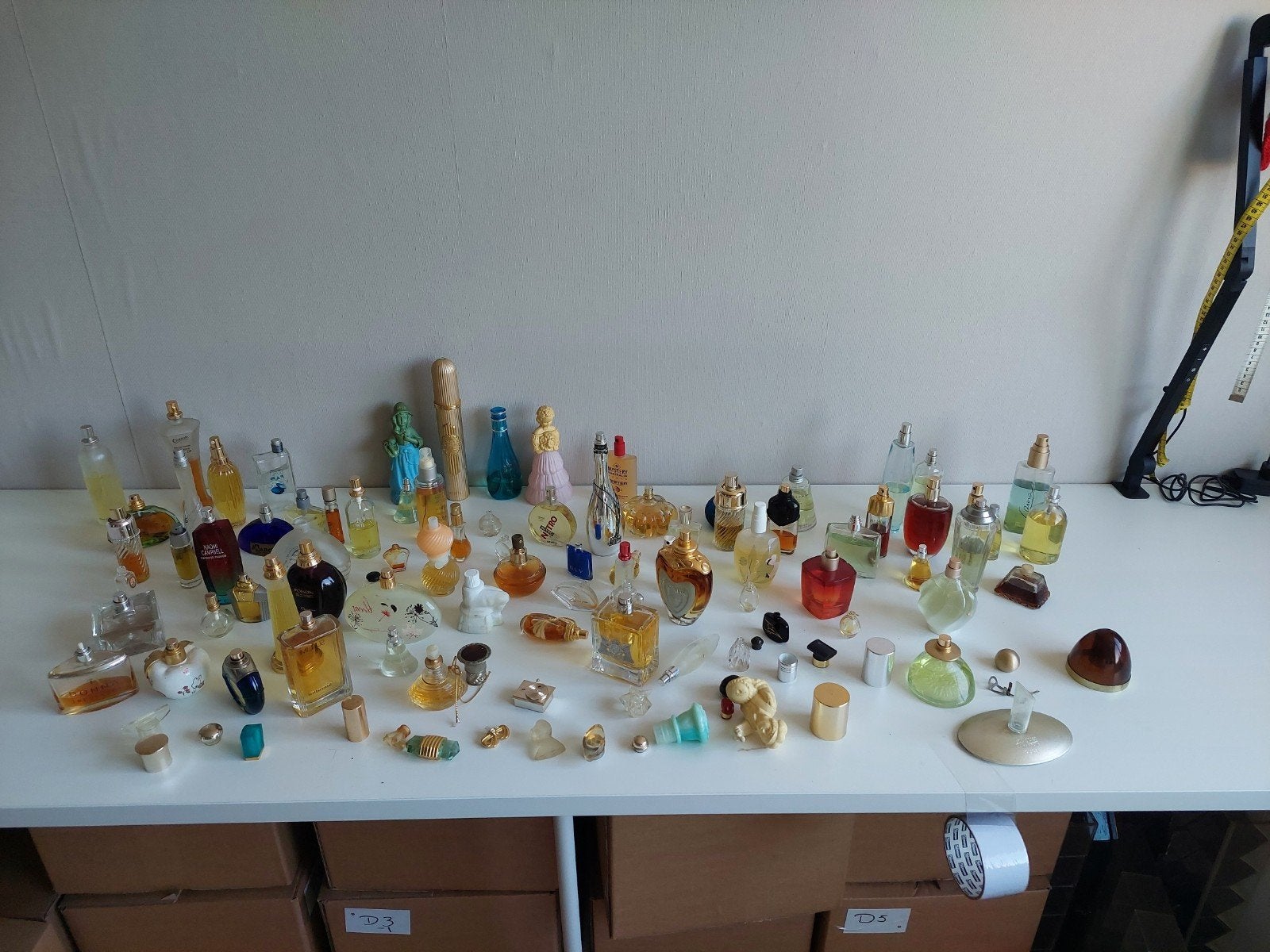 doos 9: Partij incomplete parfumflesjes, 95 stuks, Verzamelen, Ophalen, Gebruikt, Parfumfles
