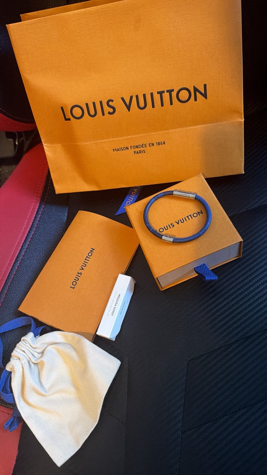 Louis Vuitton armband, Kleding | Heren, Ophalen of Verzenden, Zo goed als nieuw, Muts