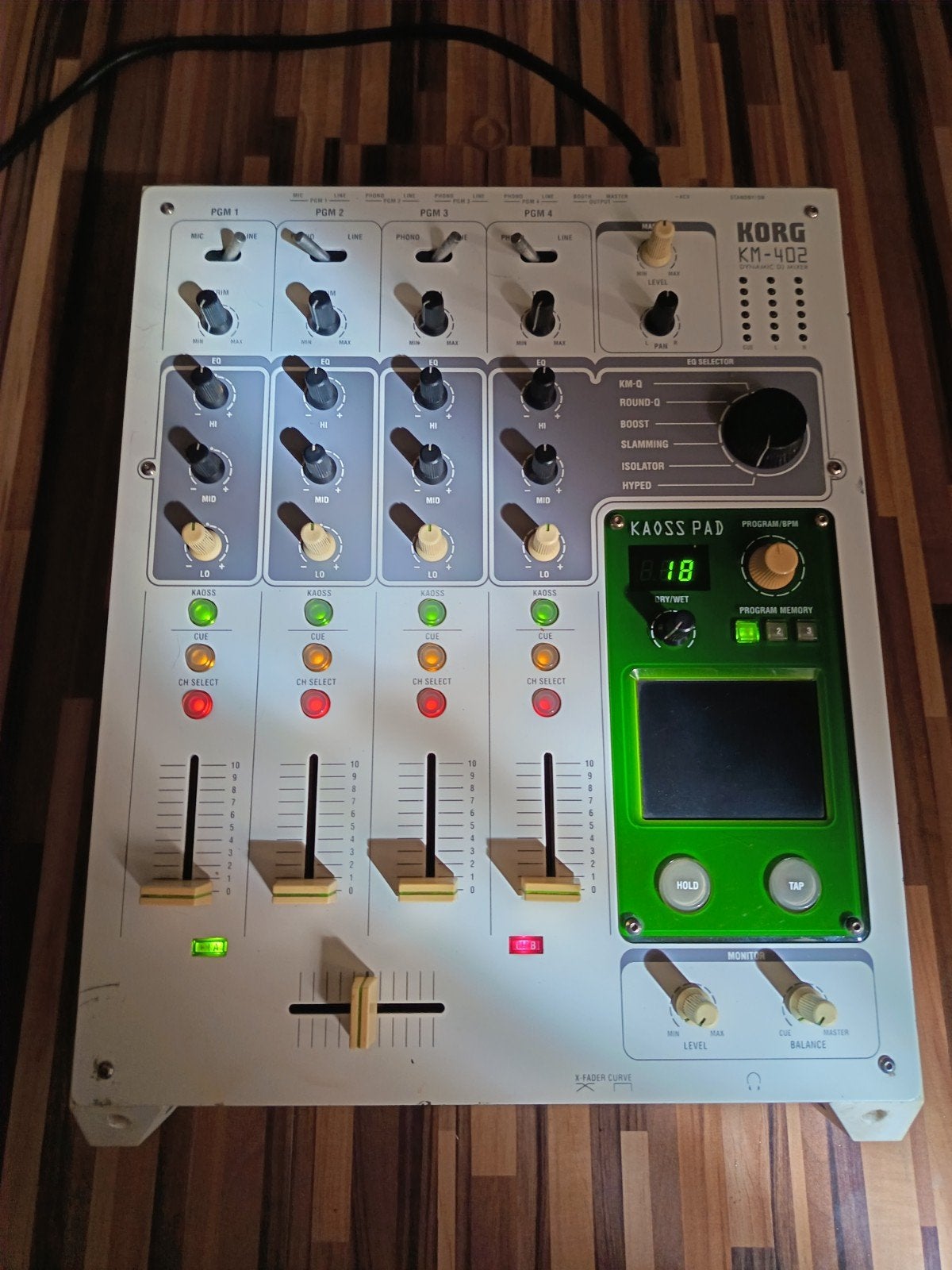 Korg KM-402 DJ Mixer met Kaoss Pad - Zo goed als nieuw, Ophalen of Verzenden, Zo goed als nieuw, Dj-set