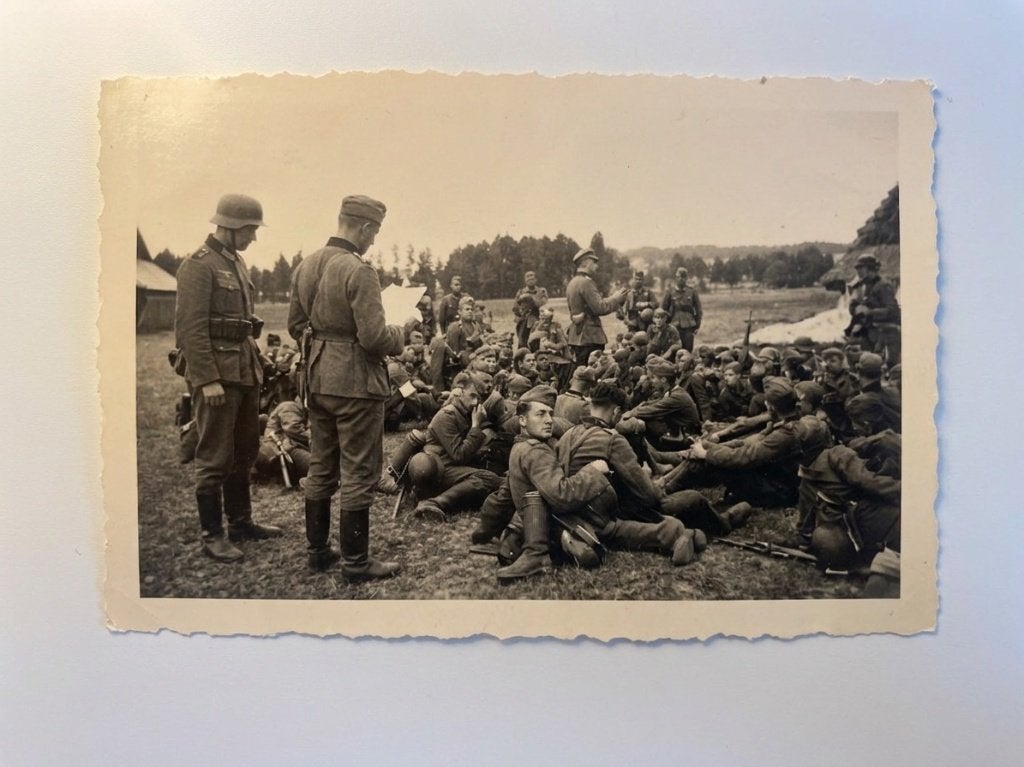 Originele WO2 foto - Wehrmacht soldaten tijdens appèl, Ophalen of Verzenden, Voor 1940, Zo goed als nieuw, Overige onderwerpen