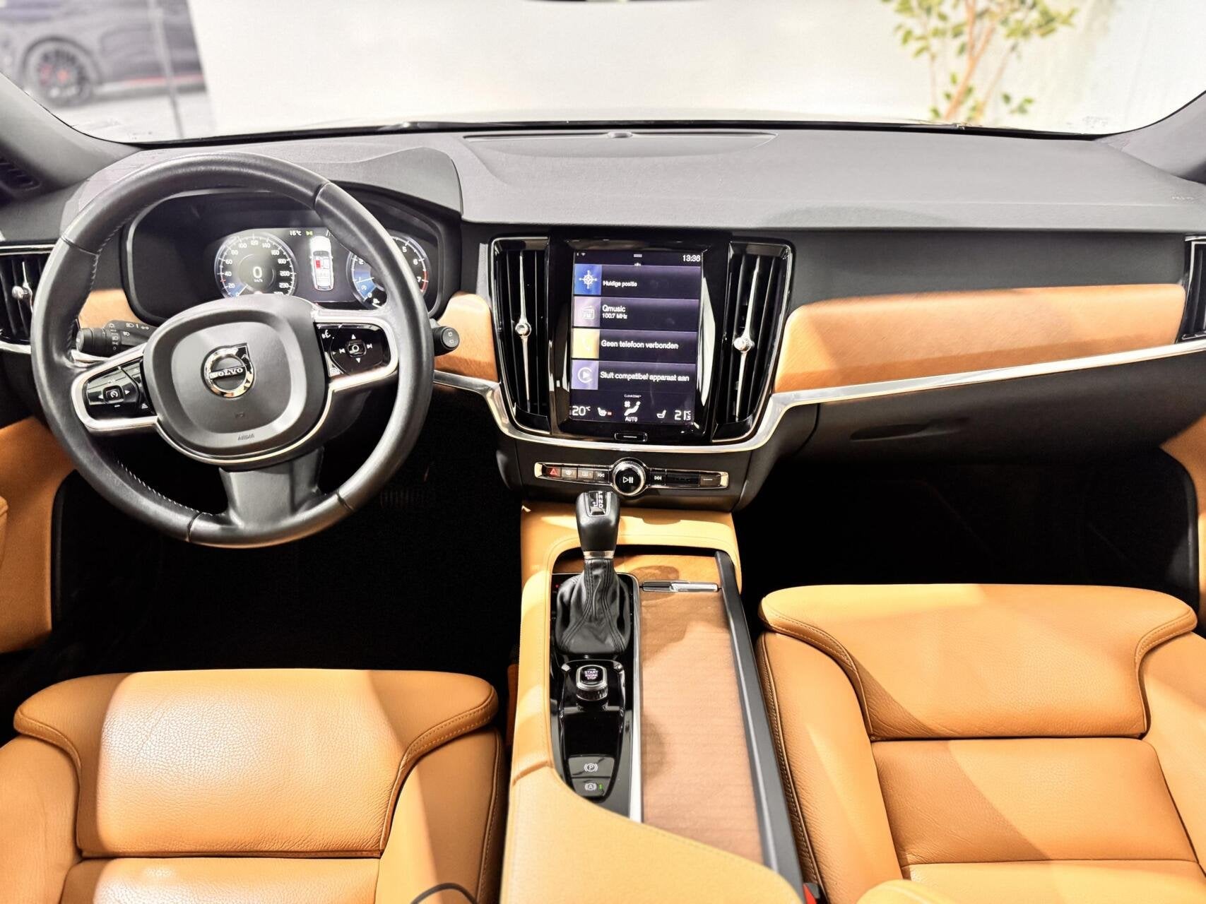Volvo V90 2.0 T5 90th Anniversary Edition|KEYLESS|CAMERA, Auto's, Automaat, Euro 6, 4 cilinders, Zwart