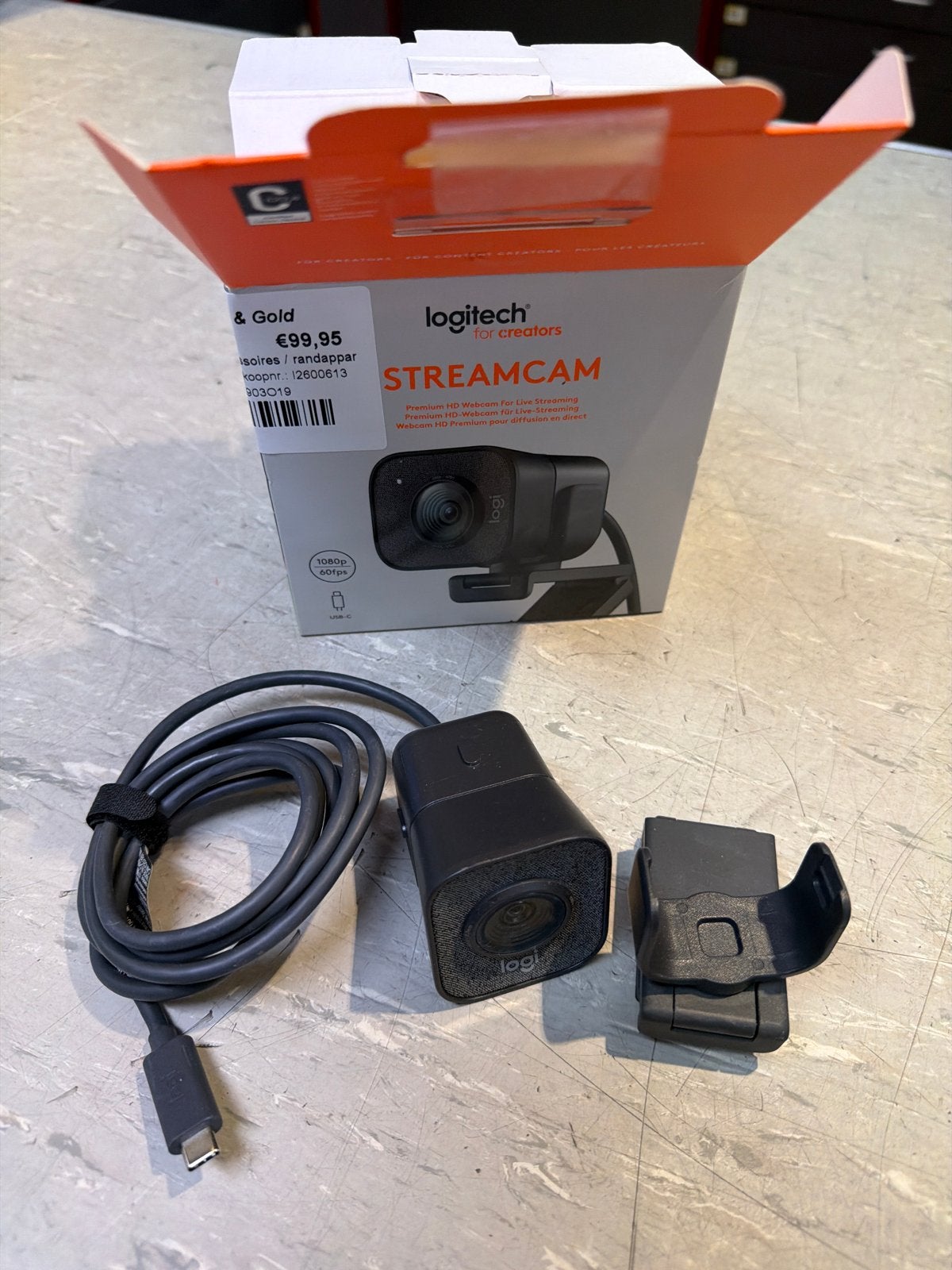 Logitech StreamCam Full HD Webcam - Zo goed als nieuw, Computers en Software, Webcams, Zo goed als nieuw, Bedraad, Windows, Monitorclip