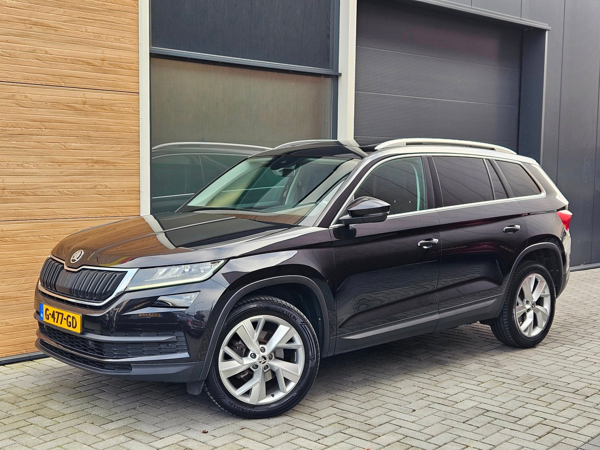 Skoda Kodiaq 1.5 TSI Business Edition Pano ACC Canton 19" Ke, Auto's, 4 cilinders, 150 pk, Zwart, Origineel Nederlands