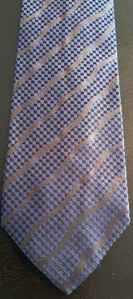 Mercedes Benz Design stropdas blauw met grijze golven, Kleding | Heren, Ophalen of Verzenden, Nieuw, Blauw