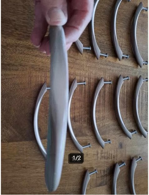 13 nieuwe zilverkleurige metalen handgrepen, Minder dan 50 cm, Overige kleuren, Nieuw, Ophalen of Verzenden