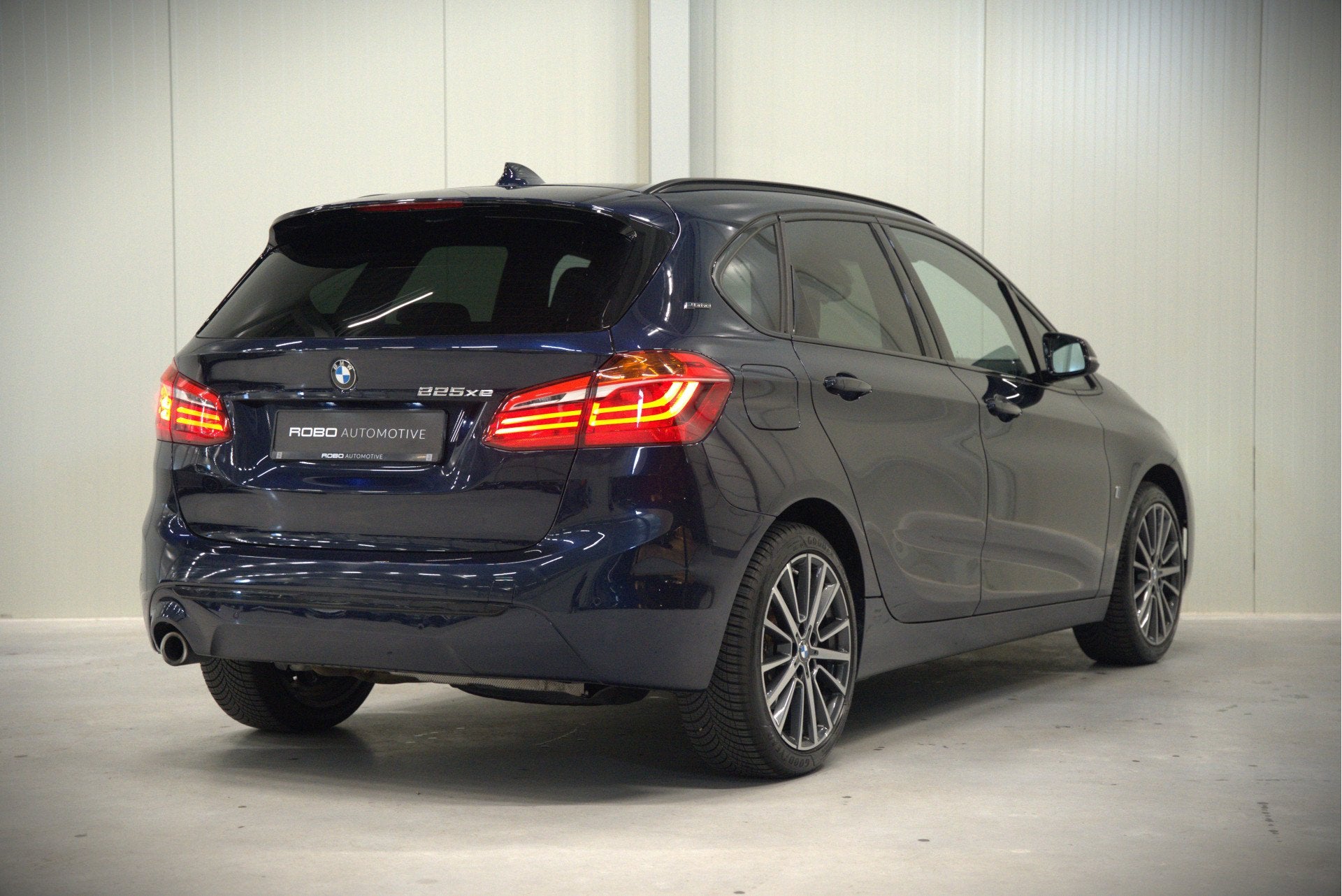 BMW 2 Serie Active Tourer 225xe iPerformance eDrive Edition, Auto's, Automaat, 8 kWh, Gebruikt, Blauw