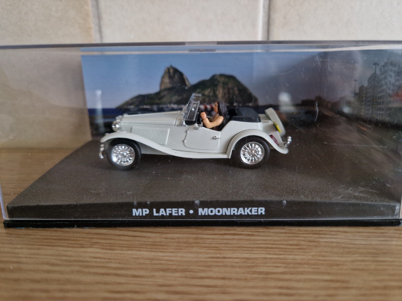 James bond mp lafer Moonraker, Hobby en Vrije tijd, Modelauto's | 1:43, Ophalen of Verzenden, Zo goed als nieuw, Auto, Overige merken