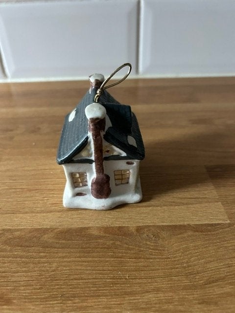 kerst 034 Kerst huisje met belletje 7x5x8cm, Ophalen of Verzenden, Gebruikt
