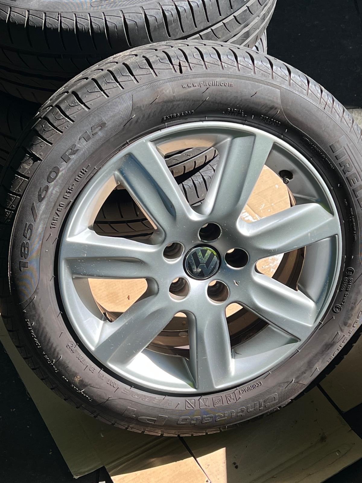Originele Volkswagen velgen 15inch Pirelli, Ophalen, Gebruikt, 15 inch, Banden en Velgen