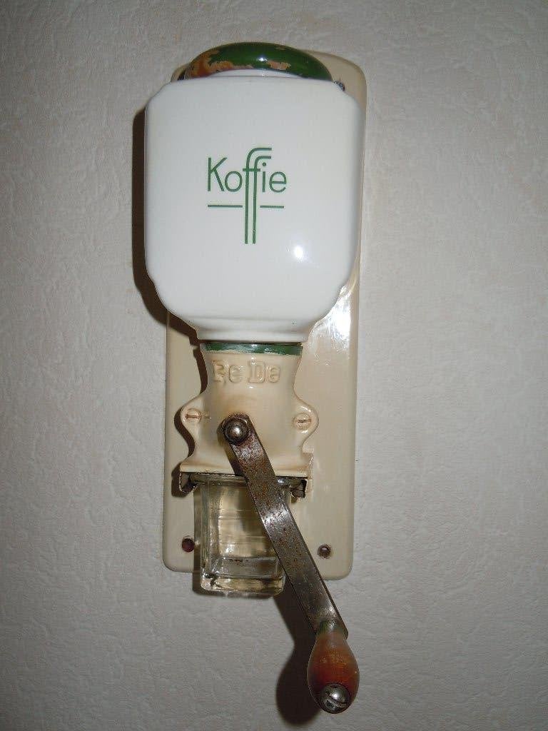 Koffiemolen, Ophalen